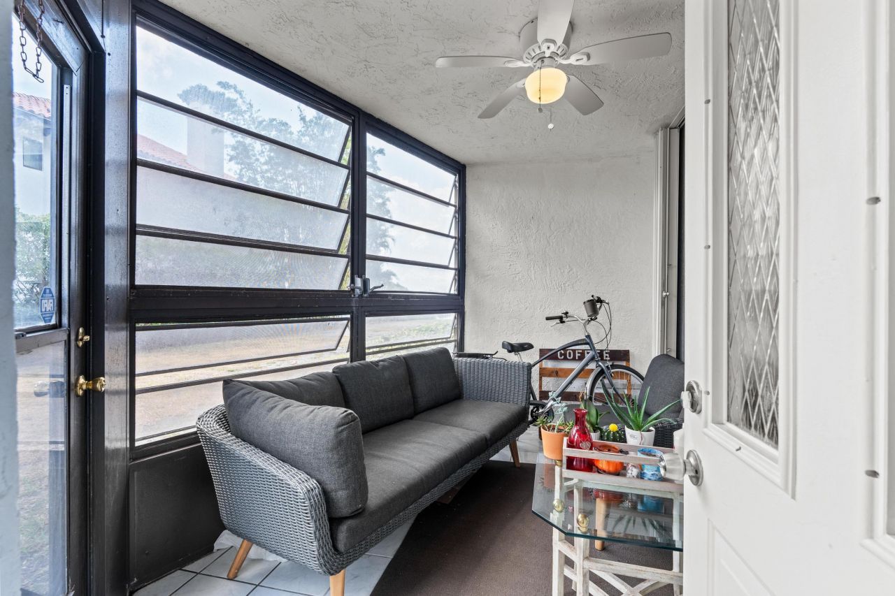 896 N Federal Highway, Unit 121, Lantana, FL 33462 Photo