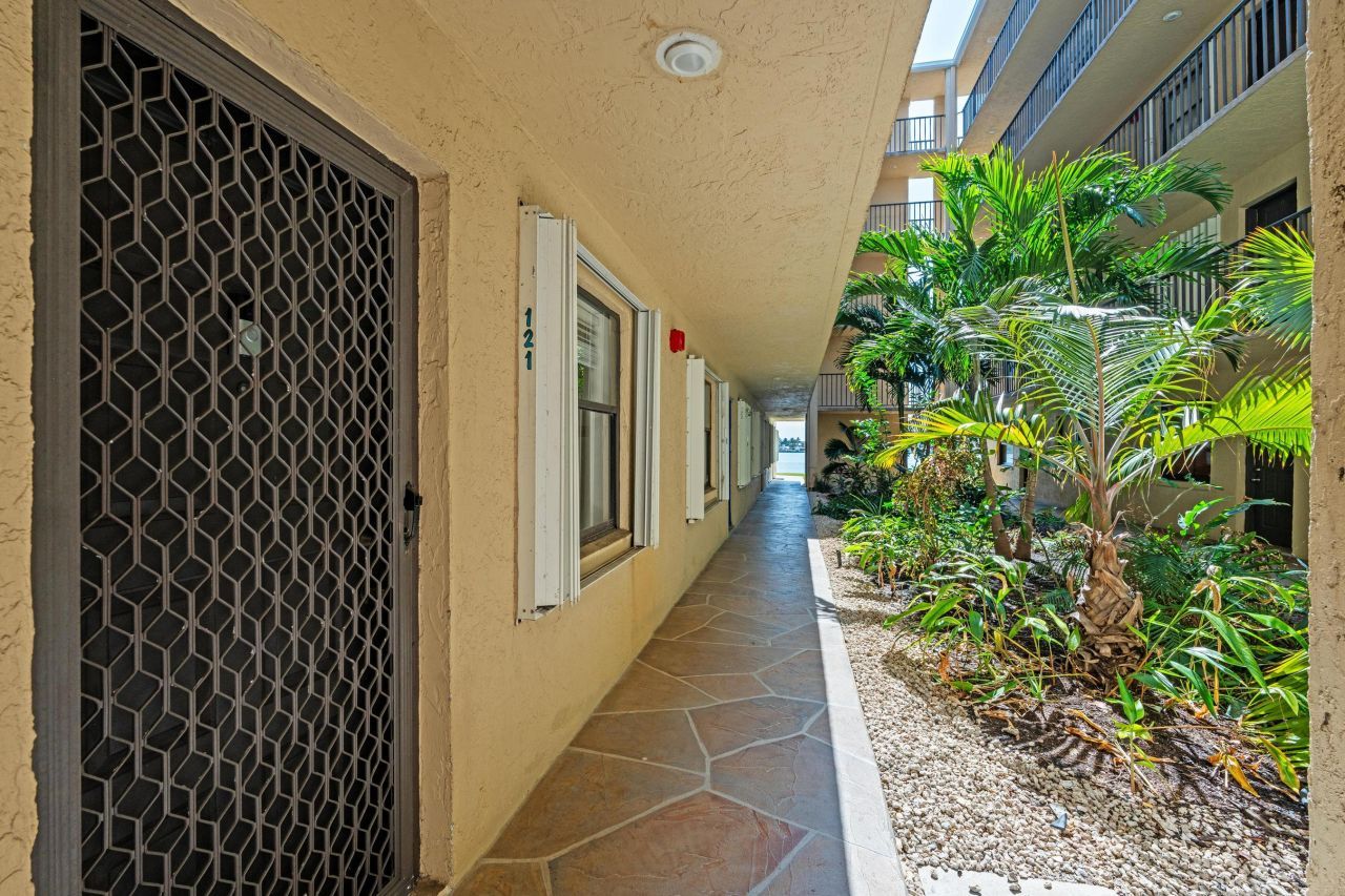 896 N Federal Highway, Unit 121, Lantana, FL 33462 Photo
