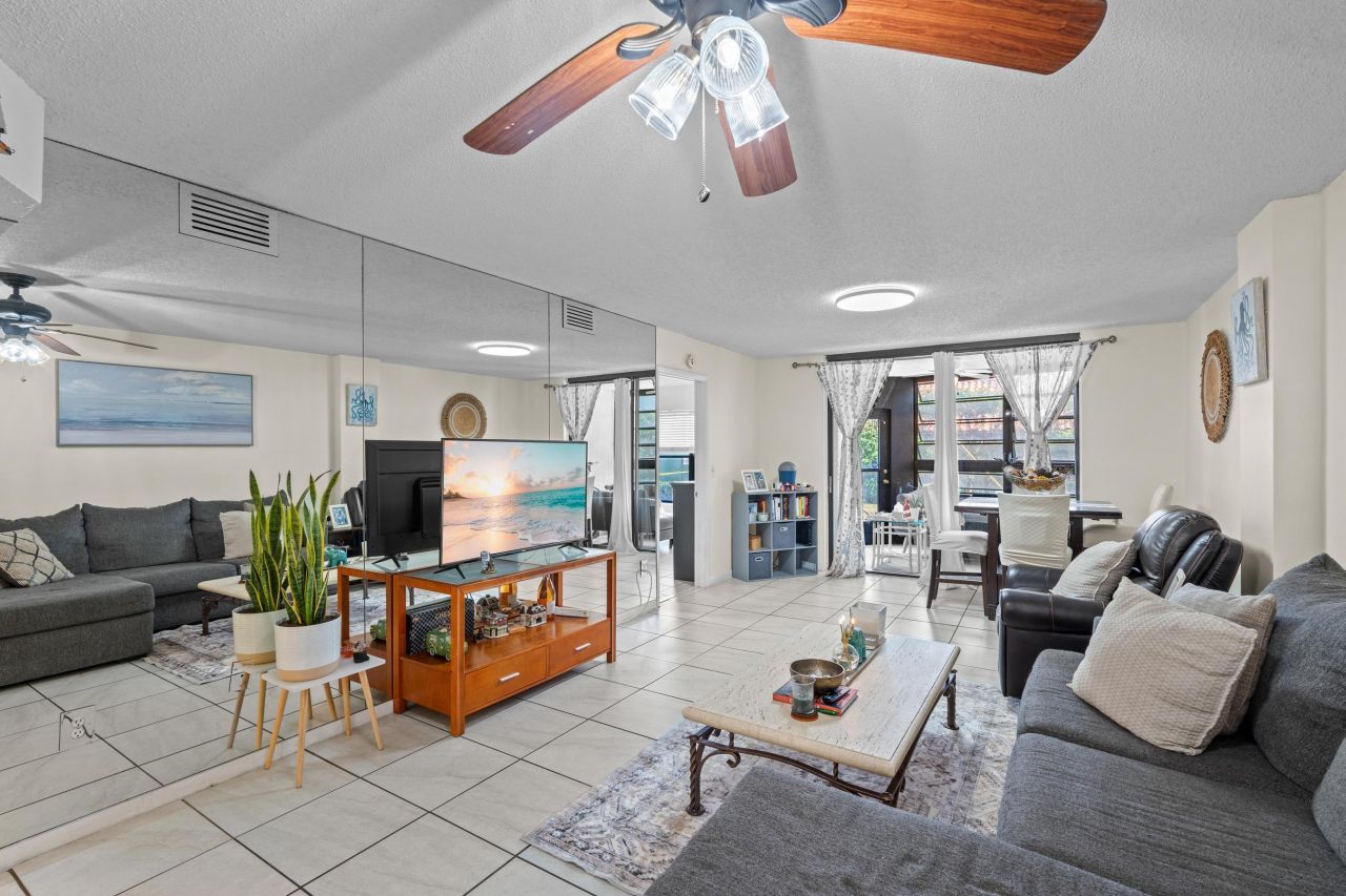 896 N Federal Highway, Unit 121, Lantana, FL 33462 Photo