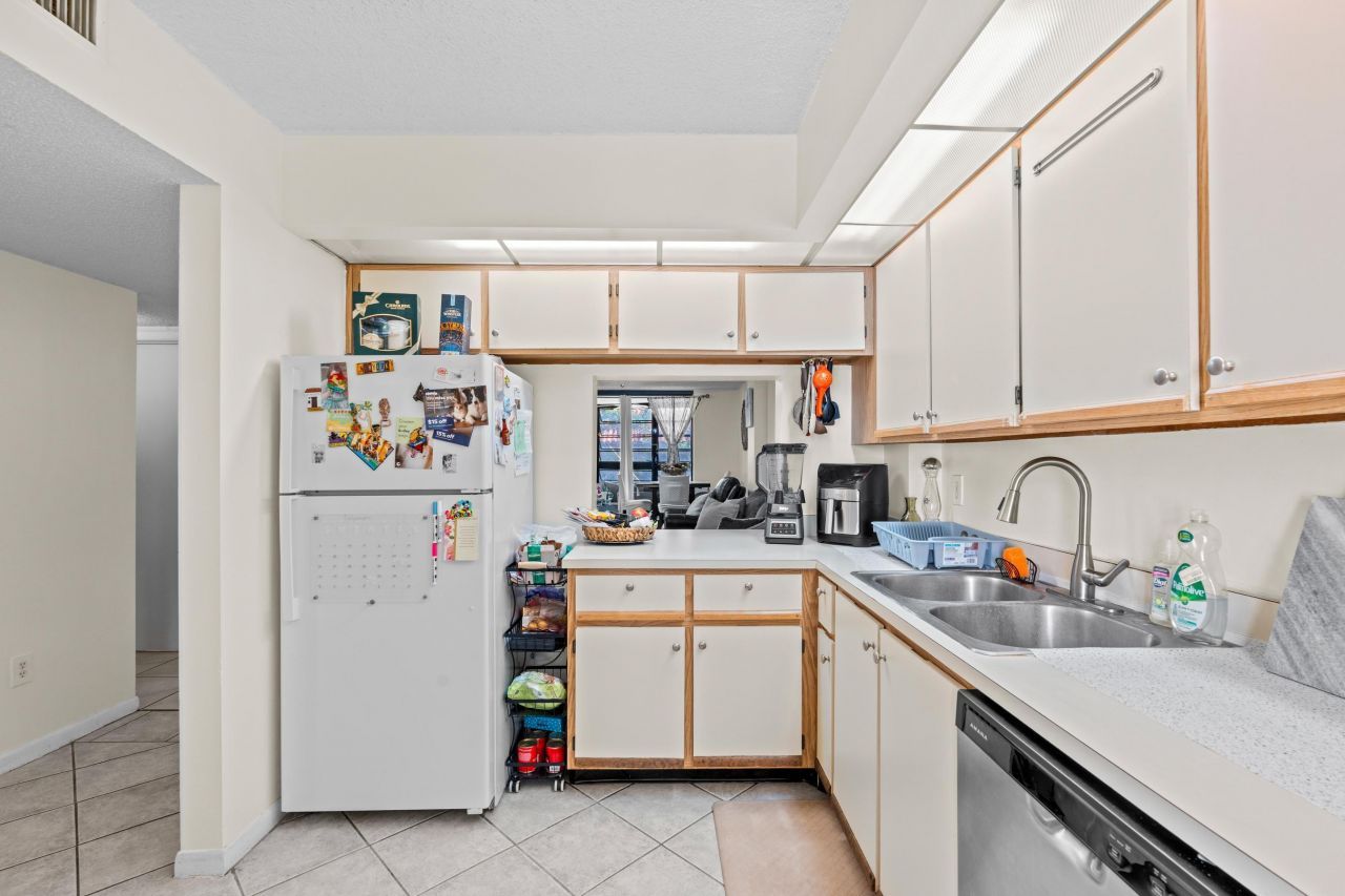 896 N Federal Highway, Unit 121, Lantana, FL 33462 Photo