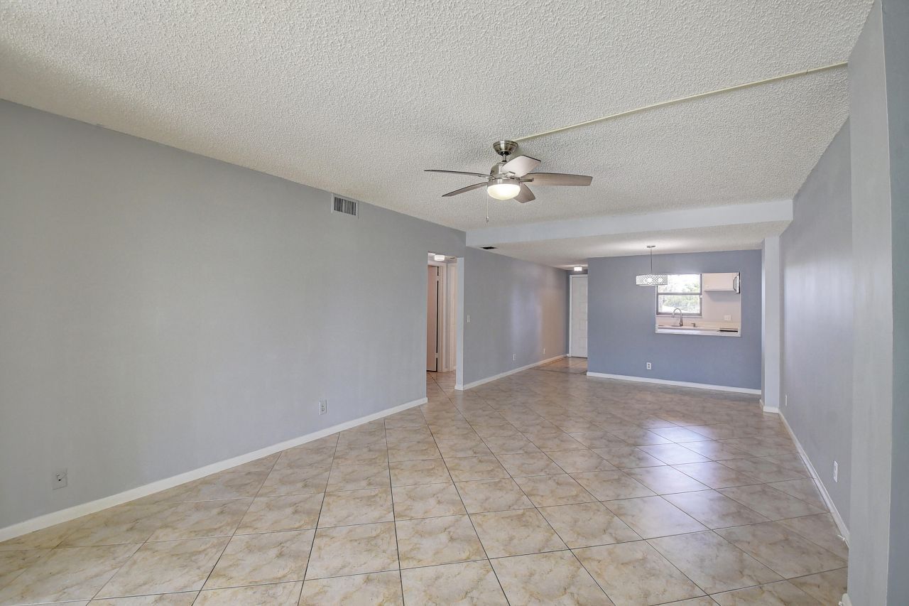 890 N Federal Highway, Unit 206, Lantana, FL 33462 Photo