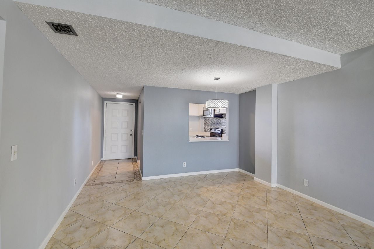 890 N Federal Highway, Unit 206, Lantana, FL 33462 Photo