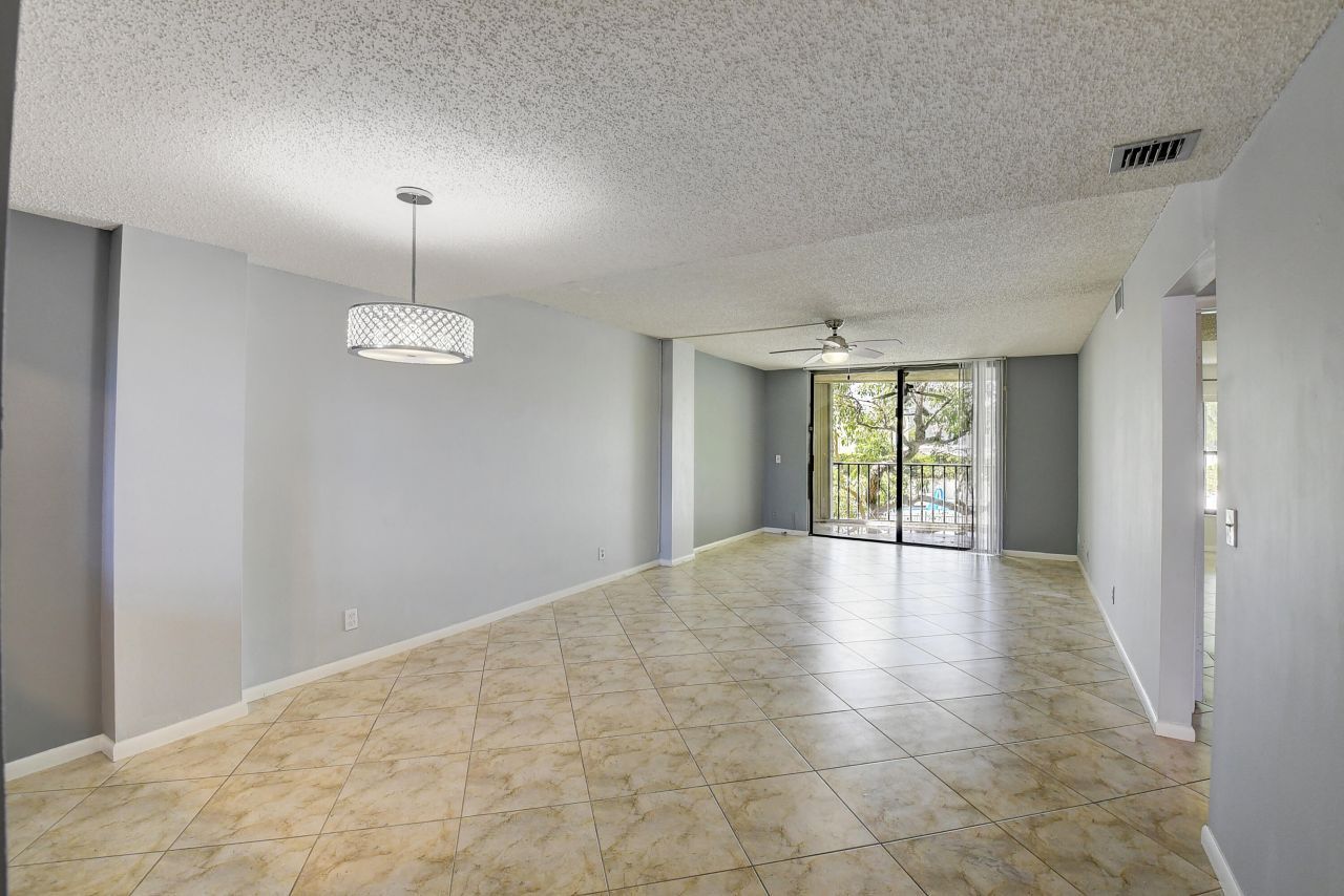 890 N Federal Highway, Unit 206, Lantana, FL 33462 Photo