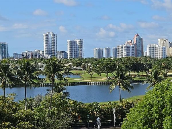 3625 N Country Club Dr, Unit 609, Aventura, FL 33180