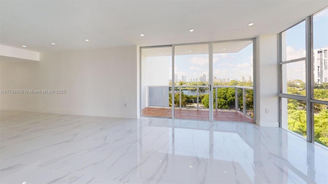 3625 N Country Club Dr, Unit 609, Aventura, FL 33180 Photo