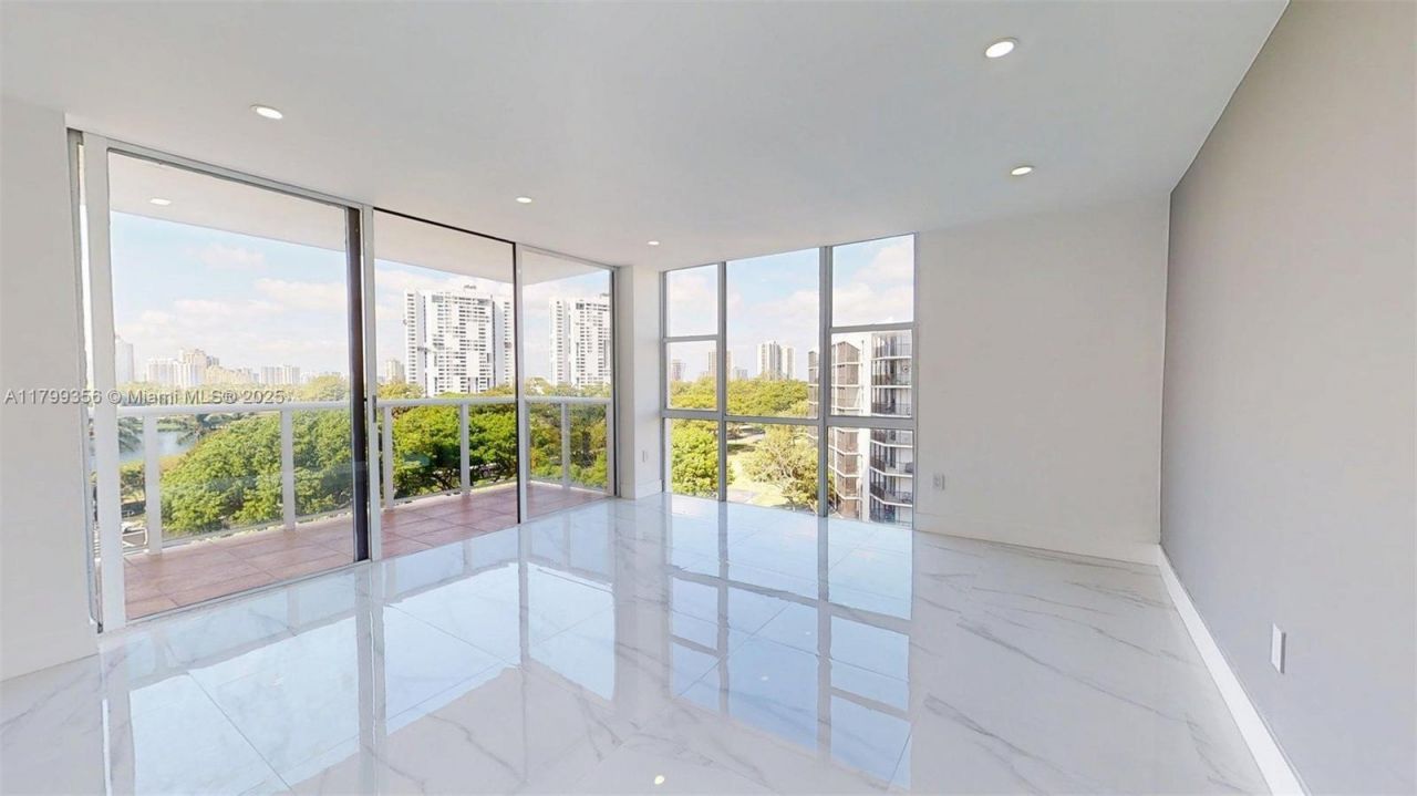 3625 N Country Club Dr, Unit 609, Aventura, FL 33180 Photo