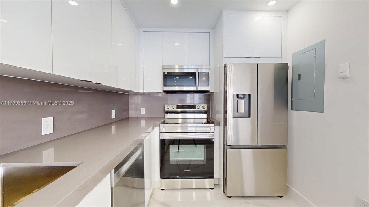 3625 N Country Club Dr, Unit 609, Aventura, FL 33180 Photo