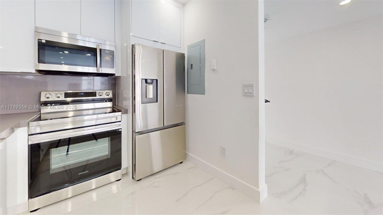 3625 N Country Club Dr, Unit 609, Aventura, FL 33180 Photo