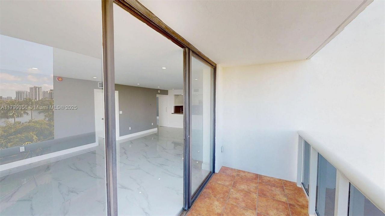 3625 N Country Club Dr, Unit 609, Aventura, FL 33180 Photo