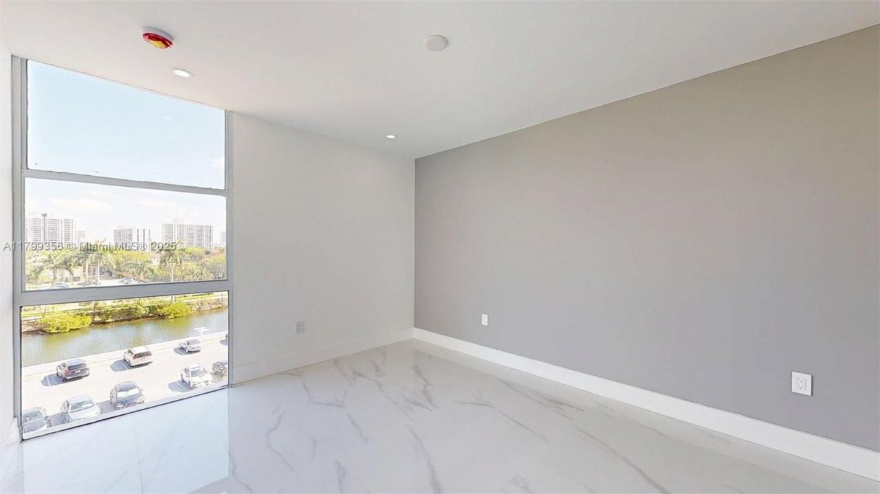 3625 N Country Club Dr, Unit 609, Aventura, FL 33180 Photo