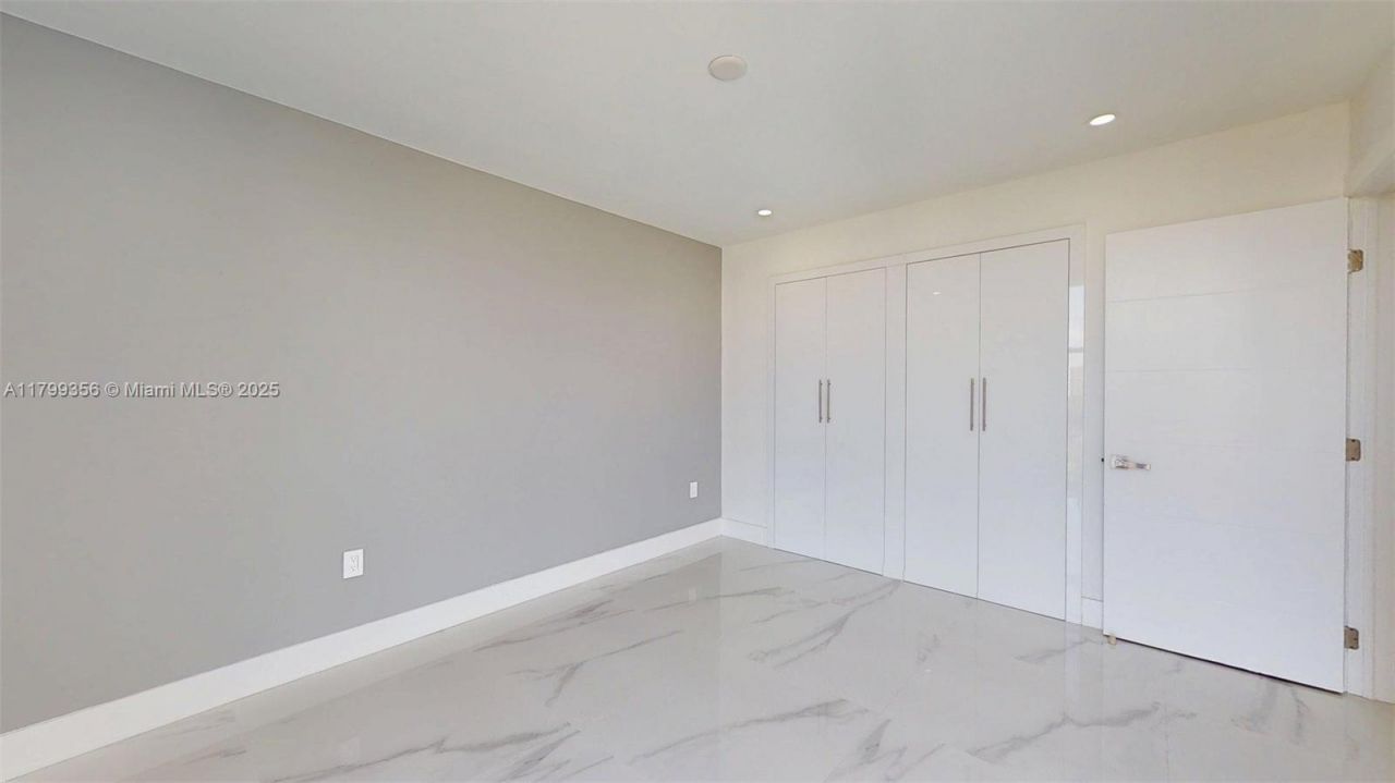 3625 N Country Club Dr, Unit 609, Aventura, FL 33180 Photo