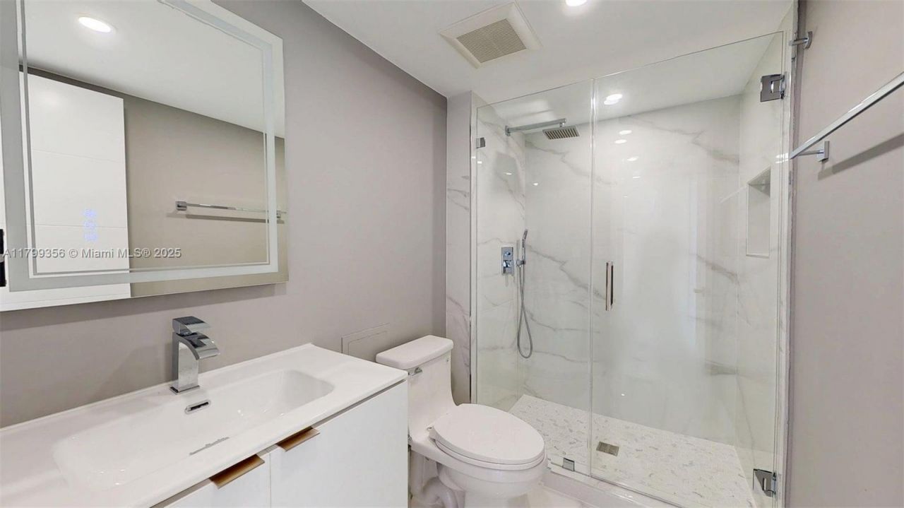 3625 N Country Club Dr, Unit 609, Aventura, FL 33180 Photo