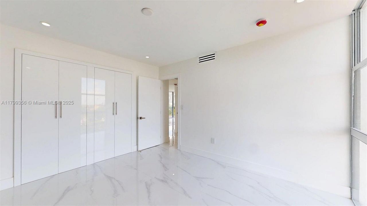 3625 N Country Club Dr, Unit 609, Aventura, FL 33180 Photo