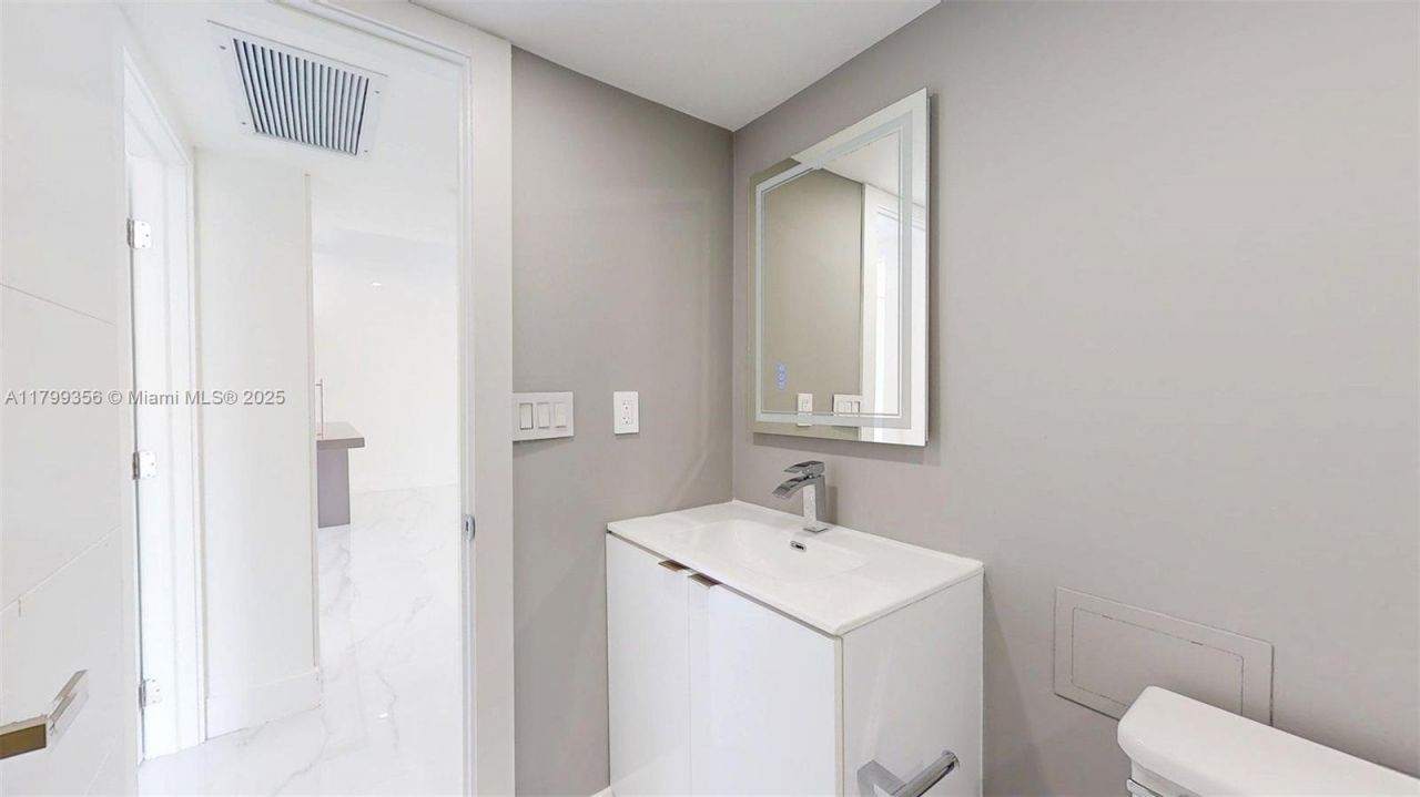 3625 N Country Club Dr, Unit 609, Aventura, FL 33180 Photo