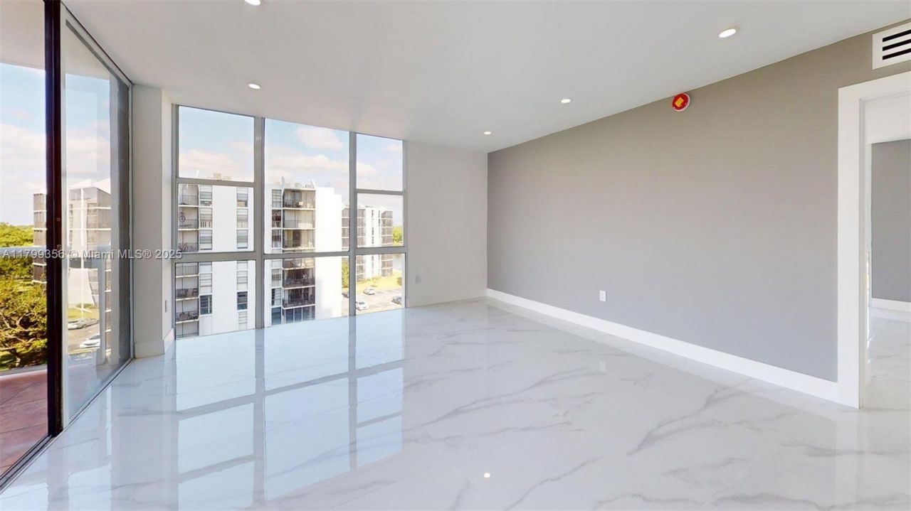 3625 N Country Club Dr, Unit 609, Aventura, FL 33180 Photo