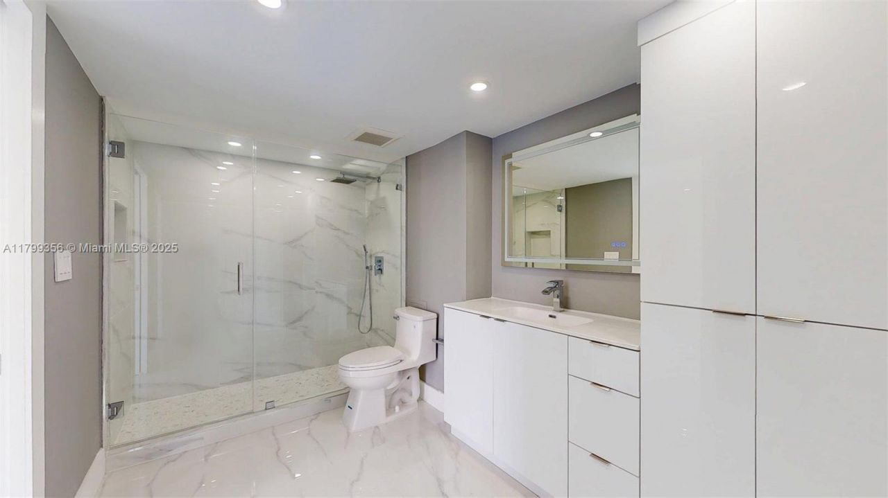 3625 N Country Club Dr, Unit 609, Aventura, FL 33180 Photo