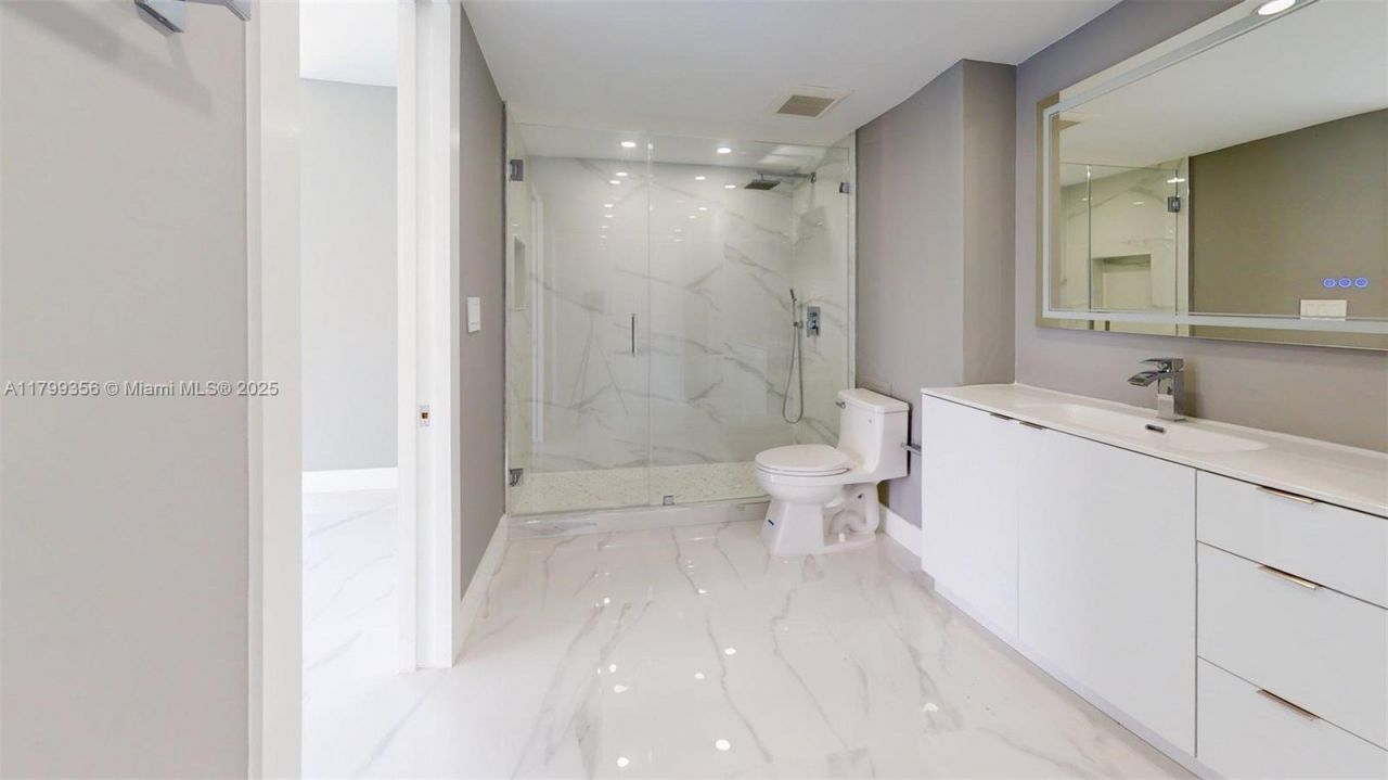 3625 N Country Club Dr, Unit 609, Aventura, FL 33180 Photo