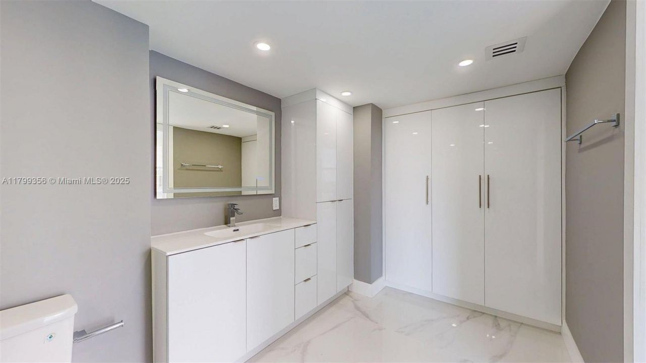 3625 N Country Club Dr, Unit 609, Aventura, FL 33180 Photo