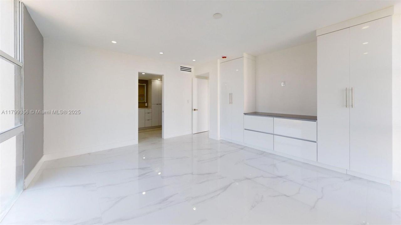 3625 N Country Club Dr, Unit 609, Aventura, FL 33180 Photo