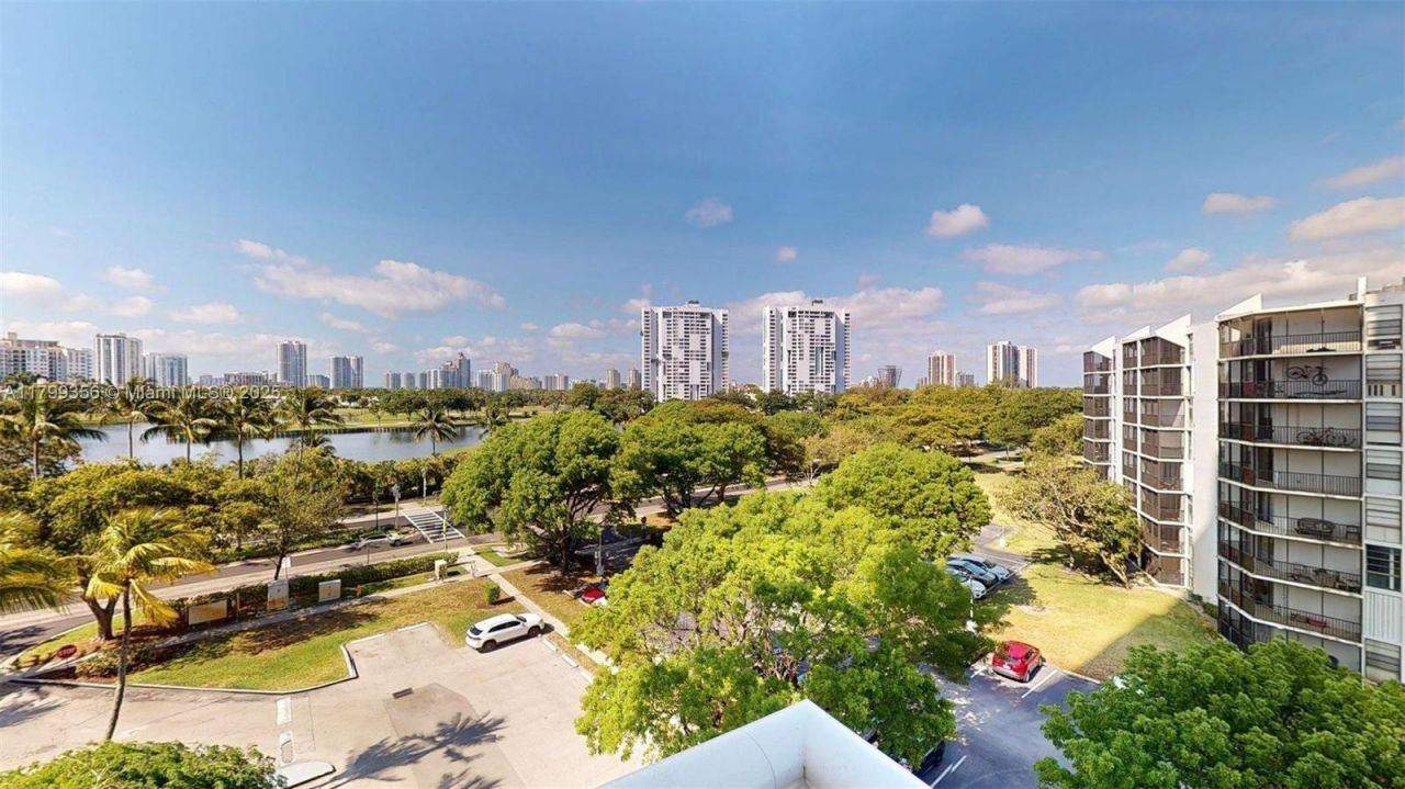 3625 N Country Club Dr, Unit 609, Aventura, FL 33180 Photo