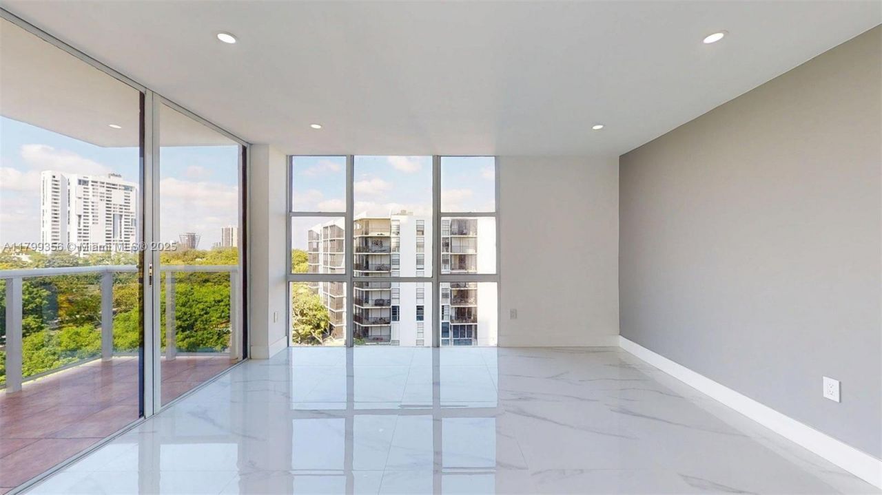 3625 N Country Club Dr, Unit 609, Aventura, FL 33180 Photo