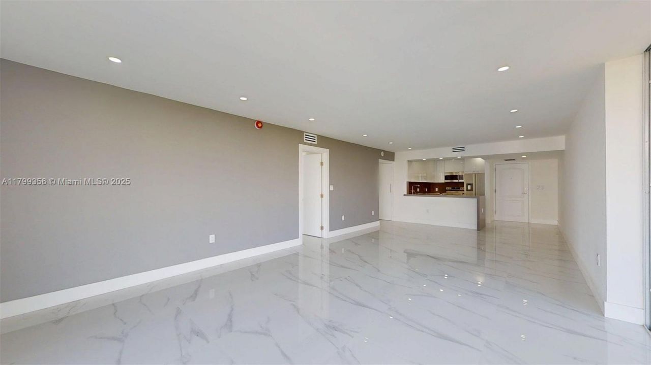 3625 N Country Club Dr, Unit 609, Aventura, FL 33180 Photo