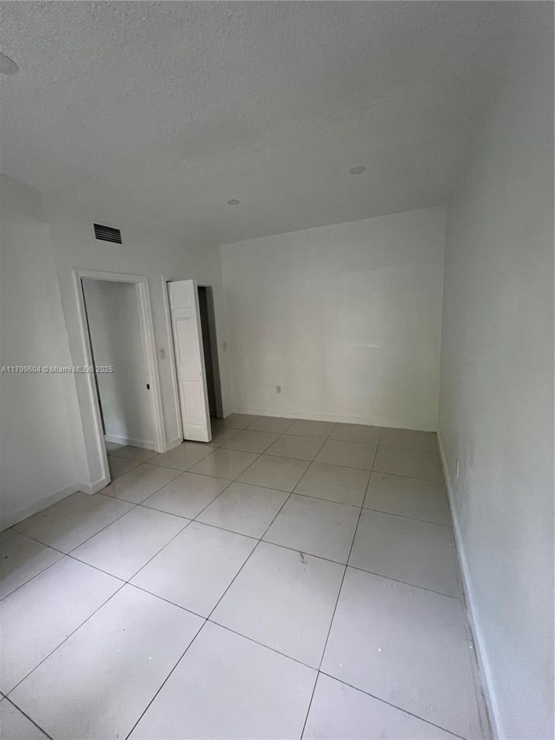 2345 NW Flagler Ter, Unit 1, Miami, FL 33125 Photo