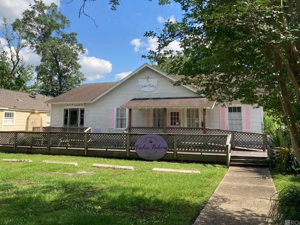 5078 Capital Heights Ave, Baton Rouge, LA 70806