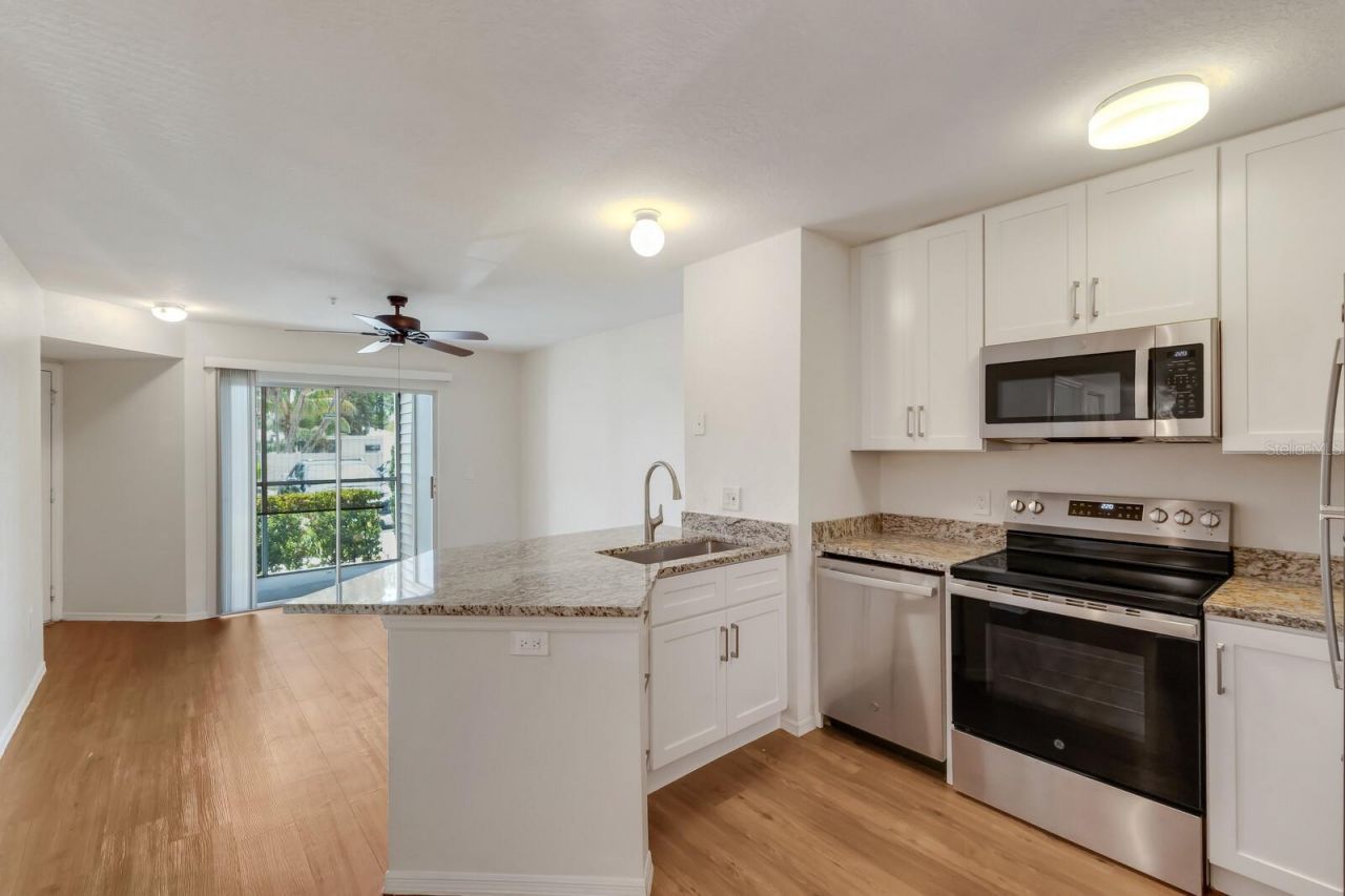 850 S Tamiami Trail, Unit 203, Sarasota, FL 34236 Photo