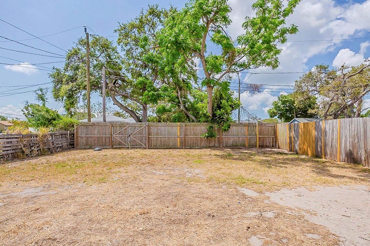 4010 Emerson Avenue S, Saint Petersburg, FL 33711 Photo