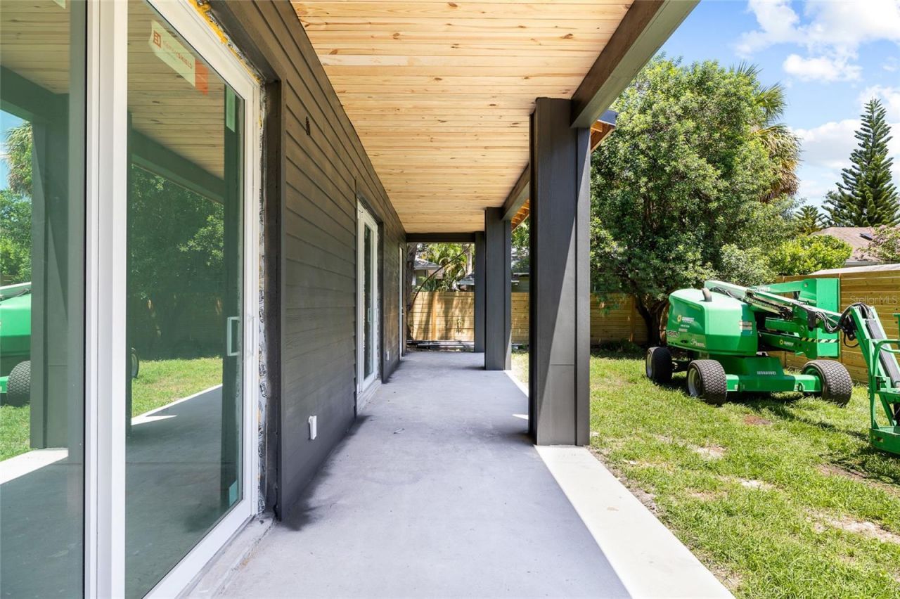 110 W Hiawatha Street, Tampa, FL 33604 Photo