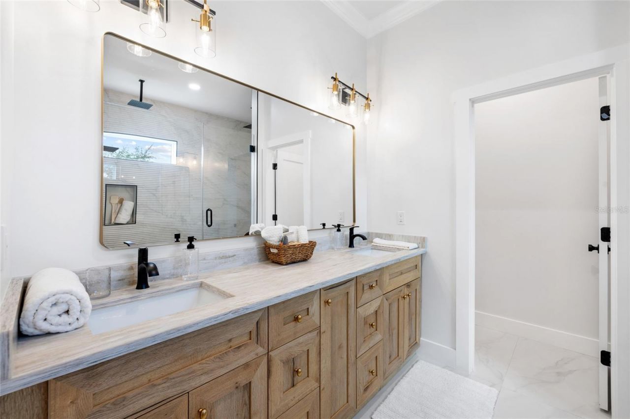 110 W Hiawatha Street, Tampa, FL 33604 Photo