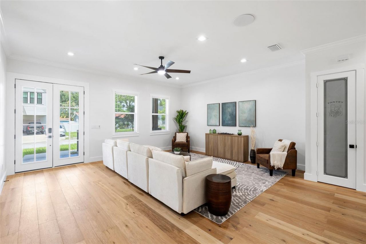 110 W Hiawatha Street, Tampa, FL 33604 Photo