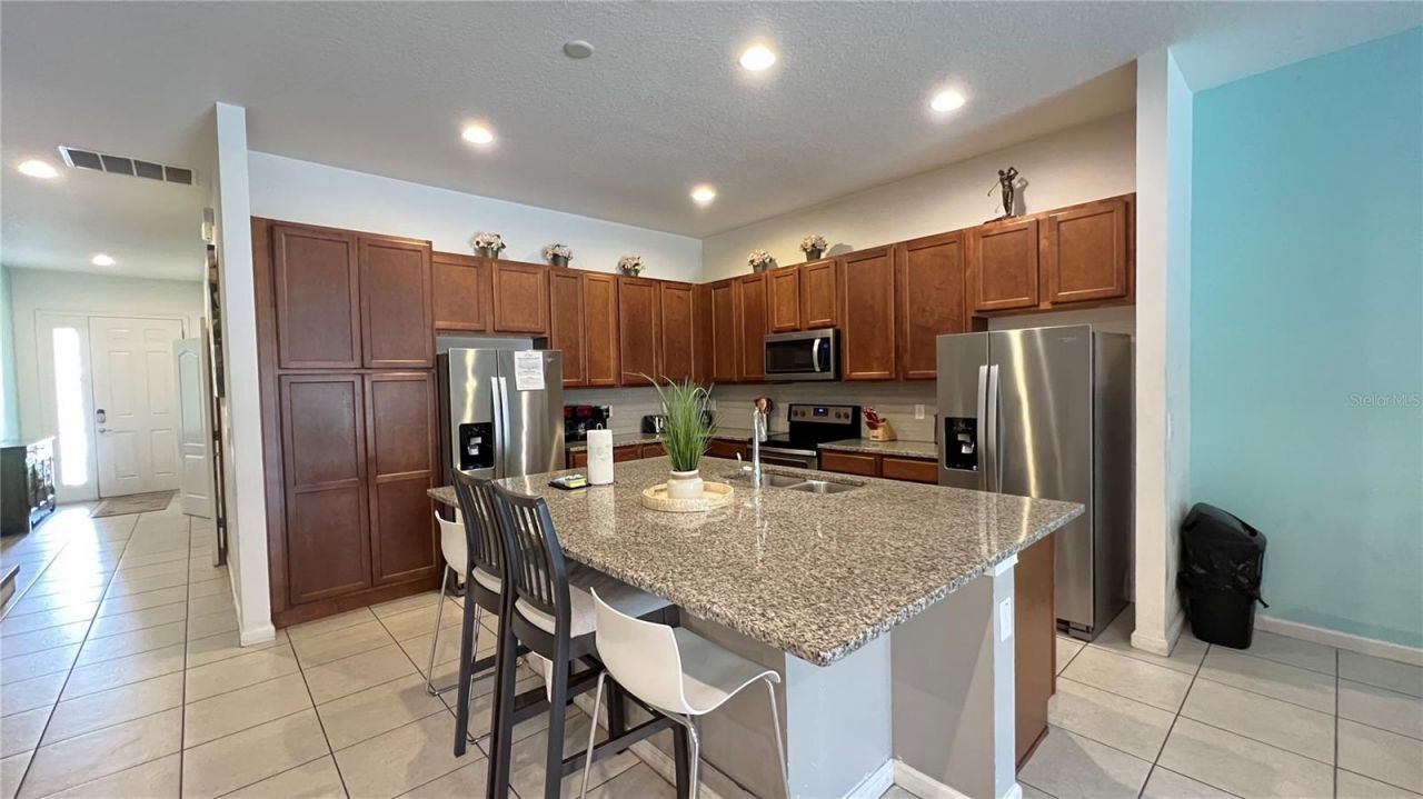 6041 Broad Oak Drive, Davenport, FL 33837 Photo