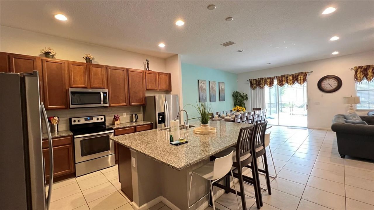 6041 Broad Oak Drive, Davenport, FL 33837 Photo