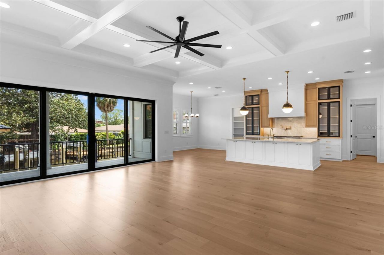 690 Geneva Place, Tampa, FL 33606 Photo