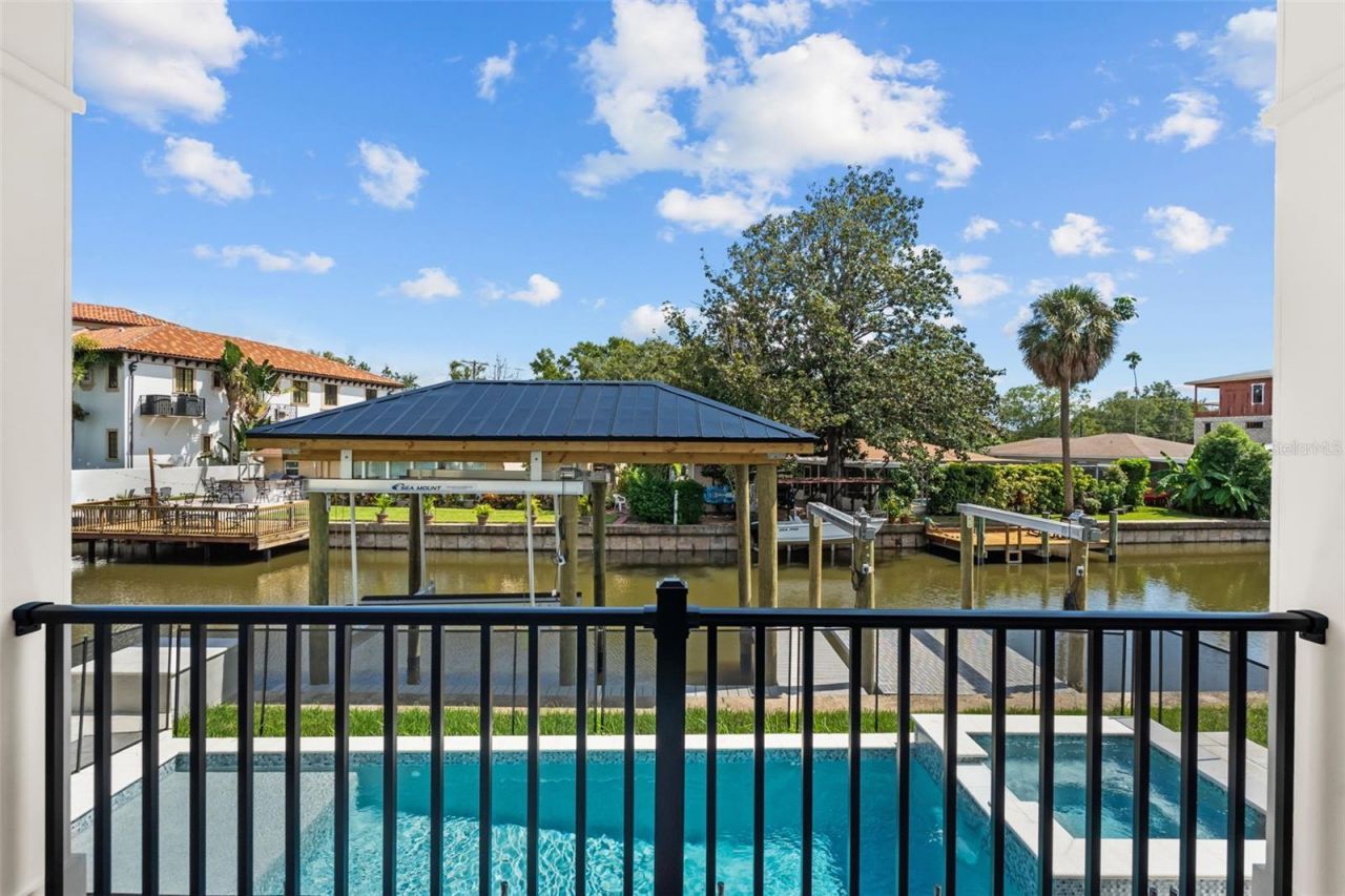 690 Geneva Place, Tampa, FL 33606 Photo