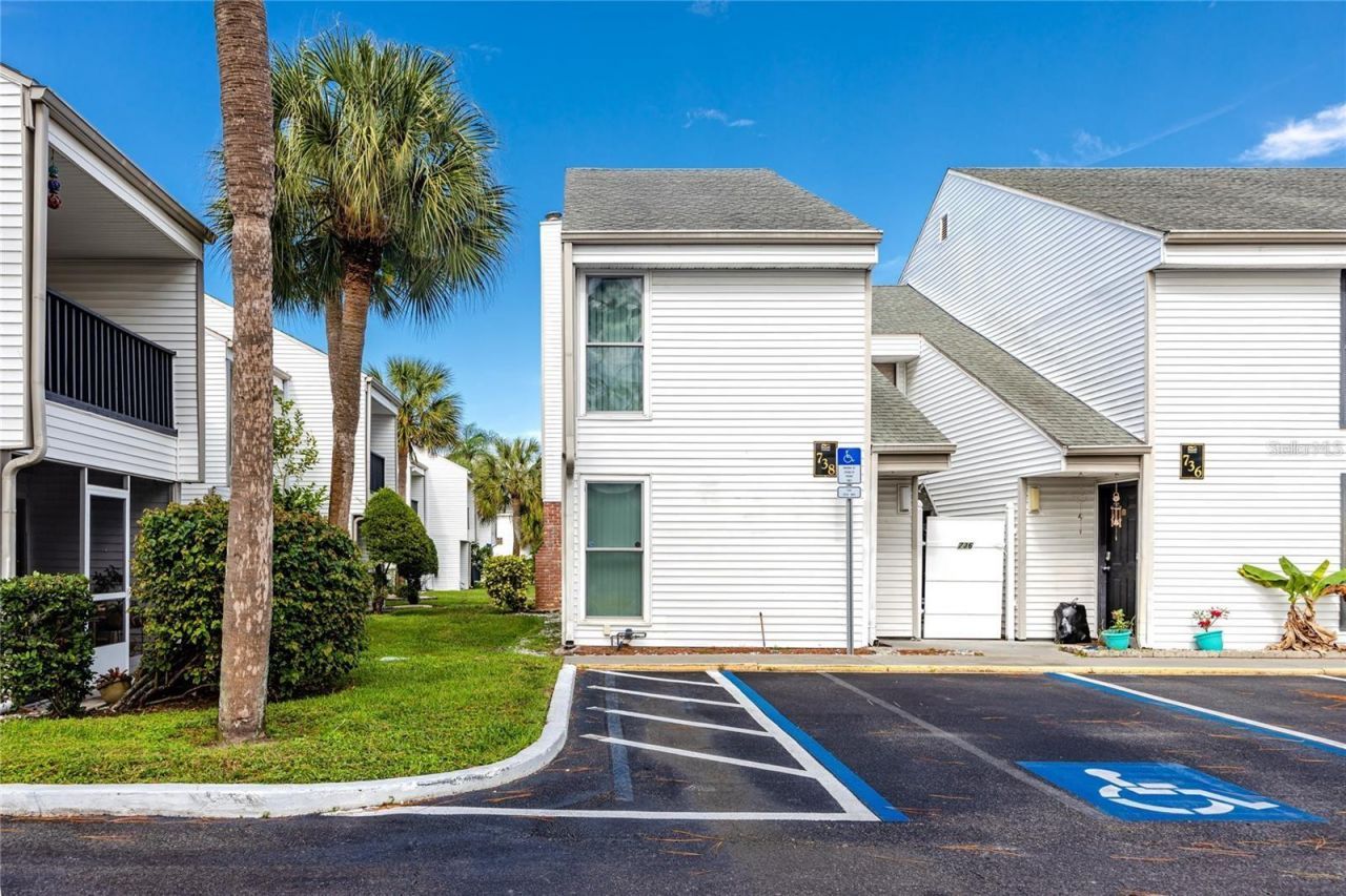 738 Haven Place, Tarpon Springs, FL 34689 Main Photo