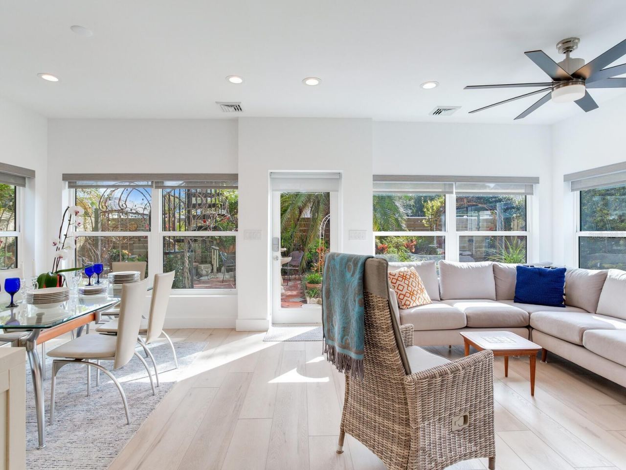 246 22nd Avenue Ne, Saint Petersburg, FL 33704 Photo