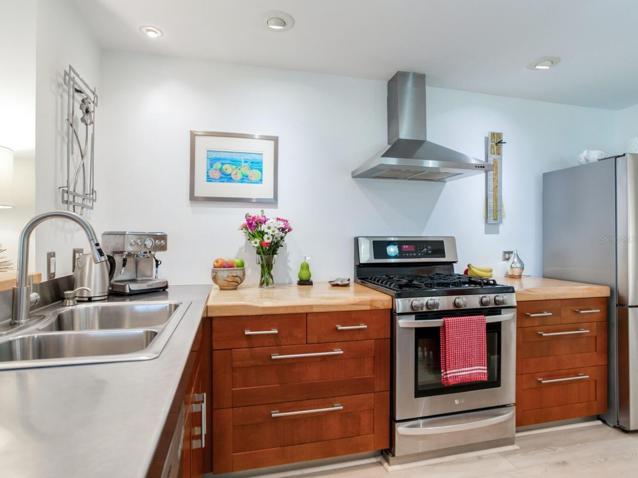 246 22nd Avenue Ne, Saint Petersburg, FL 33704 Photo