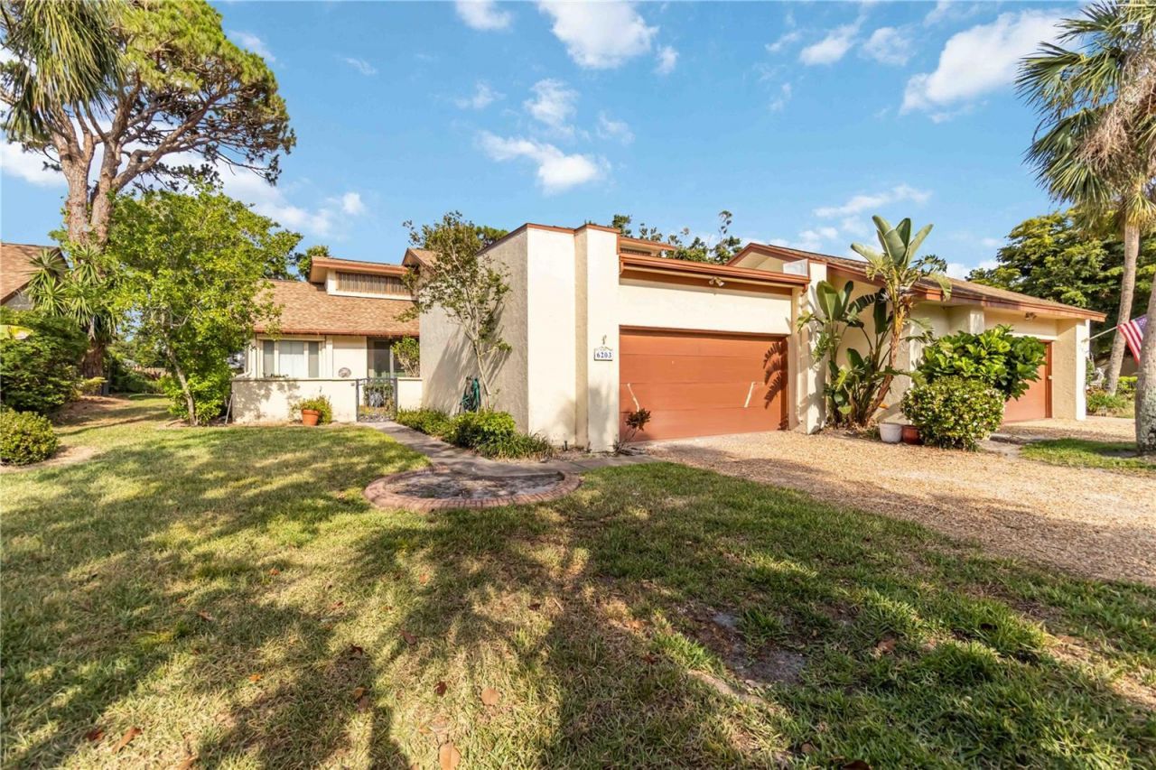 6203 Courtside Drive, Unit 21, Bradenton, FL 34210 Photo
