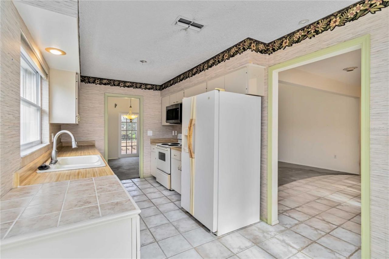 6203 Courtside Drive, Unit 21, Bradenton, FL 34210 Photo
