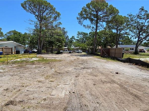 9000 1ST STREET N, ST PETERSBURG, FL 33702