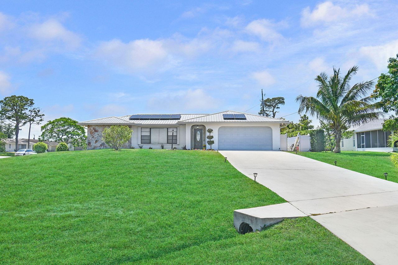 397 NE Gulfstream Avenue, Port Saint Lucie, FL 34983 Photo