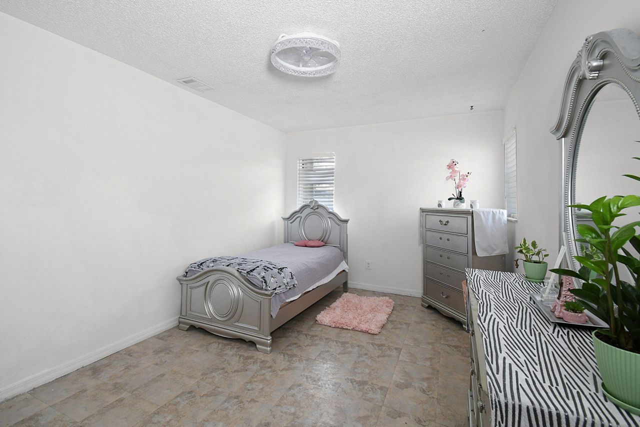 397 NE Gulfstream Avenue, Port Saint Lucie, FL 34983 Photo