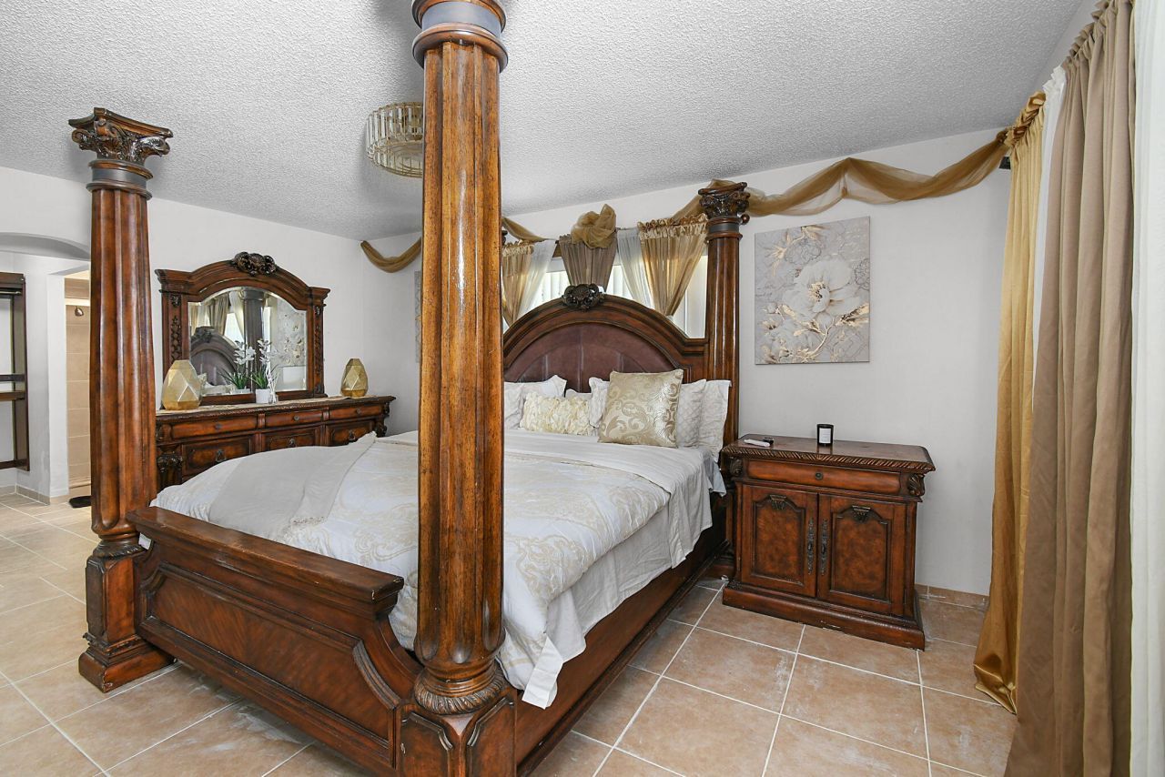 397 NE Gulfstream Avenue, Port Saint Lucie, FL 34983 Photo