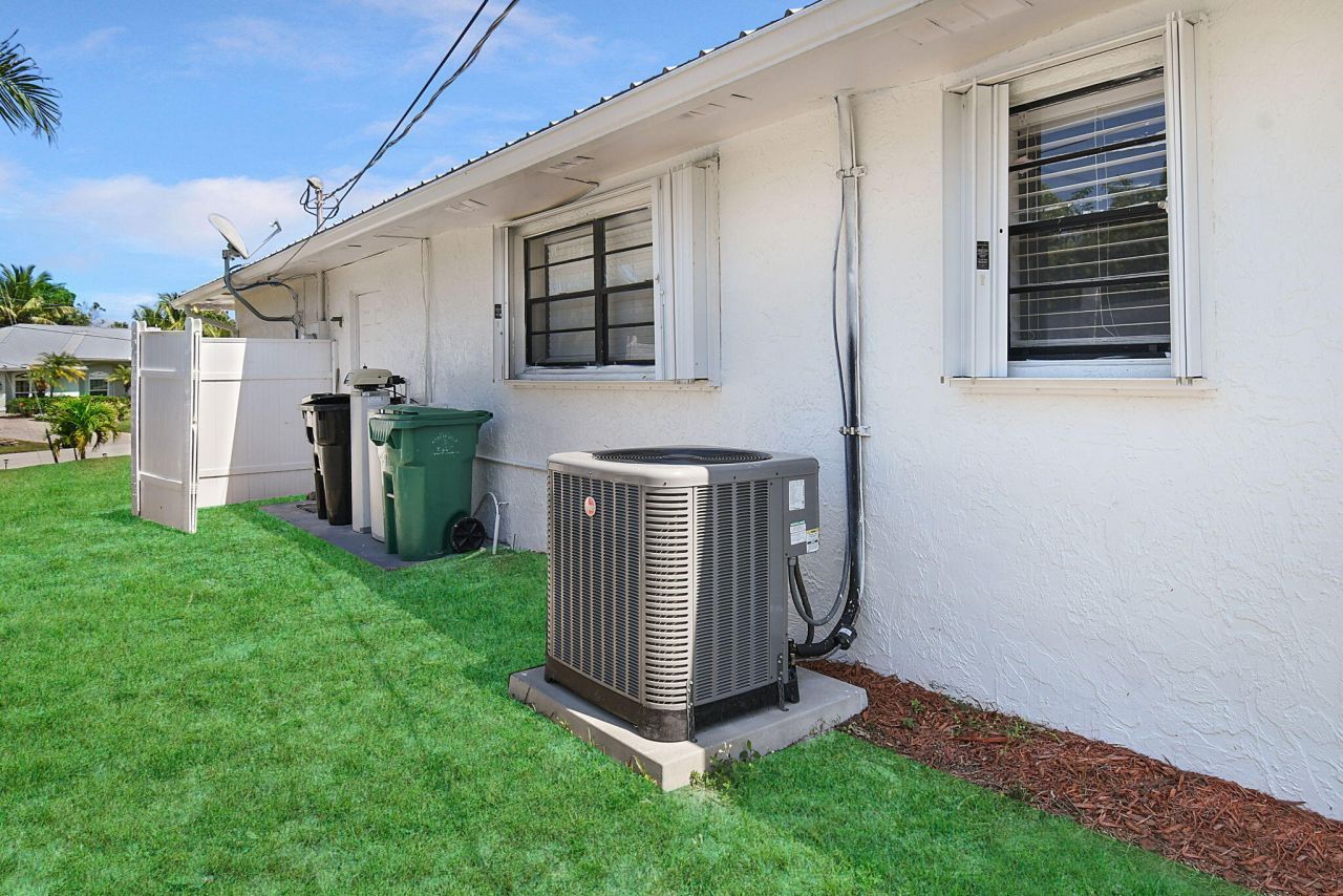 397 NE Gulfstream Avenue, Port Saint Lucie, FL 34983 Photo