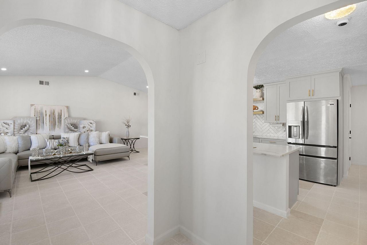 397 NE Gulfstream Avenue, Port Saint Lucie, FL 34983 Photo