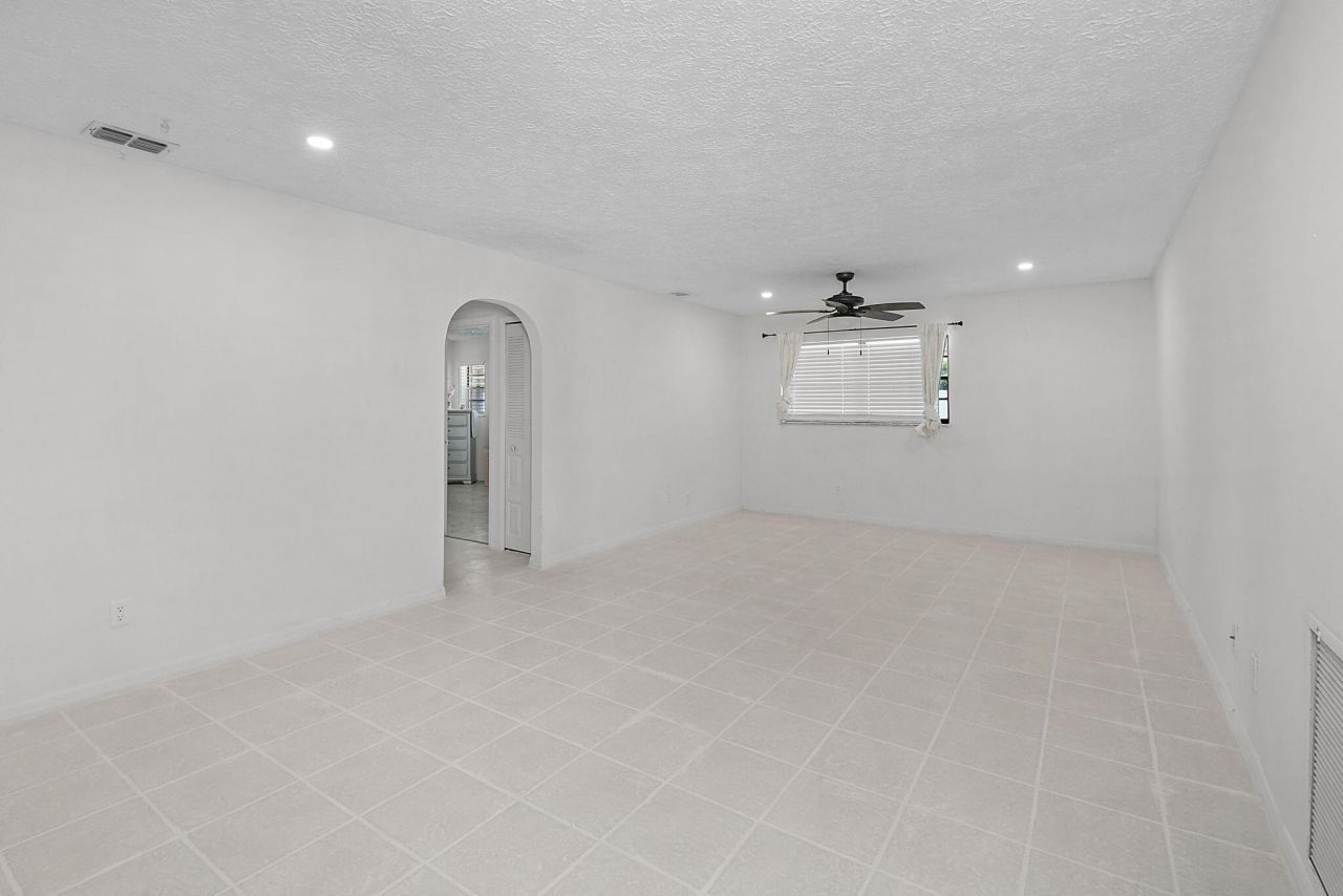 397 NE Gulfstream Avenue, Port Saint Lucie, FL 34983 Photo