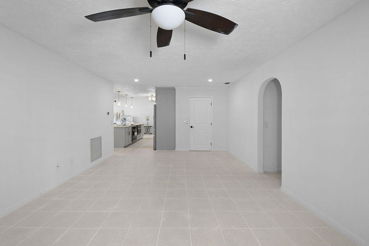 397 NE Gulfstream Avenue, Port Saint Lucie, FL 34983 Photo